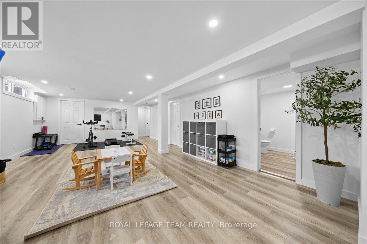 20 Whitburn Crescent