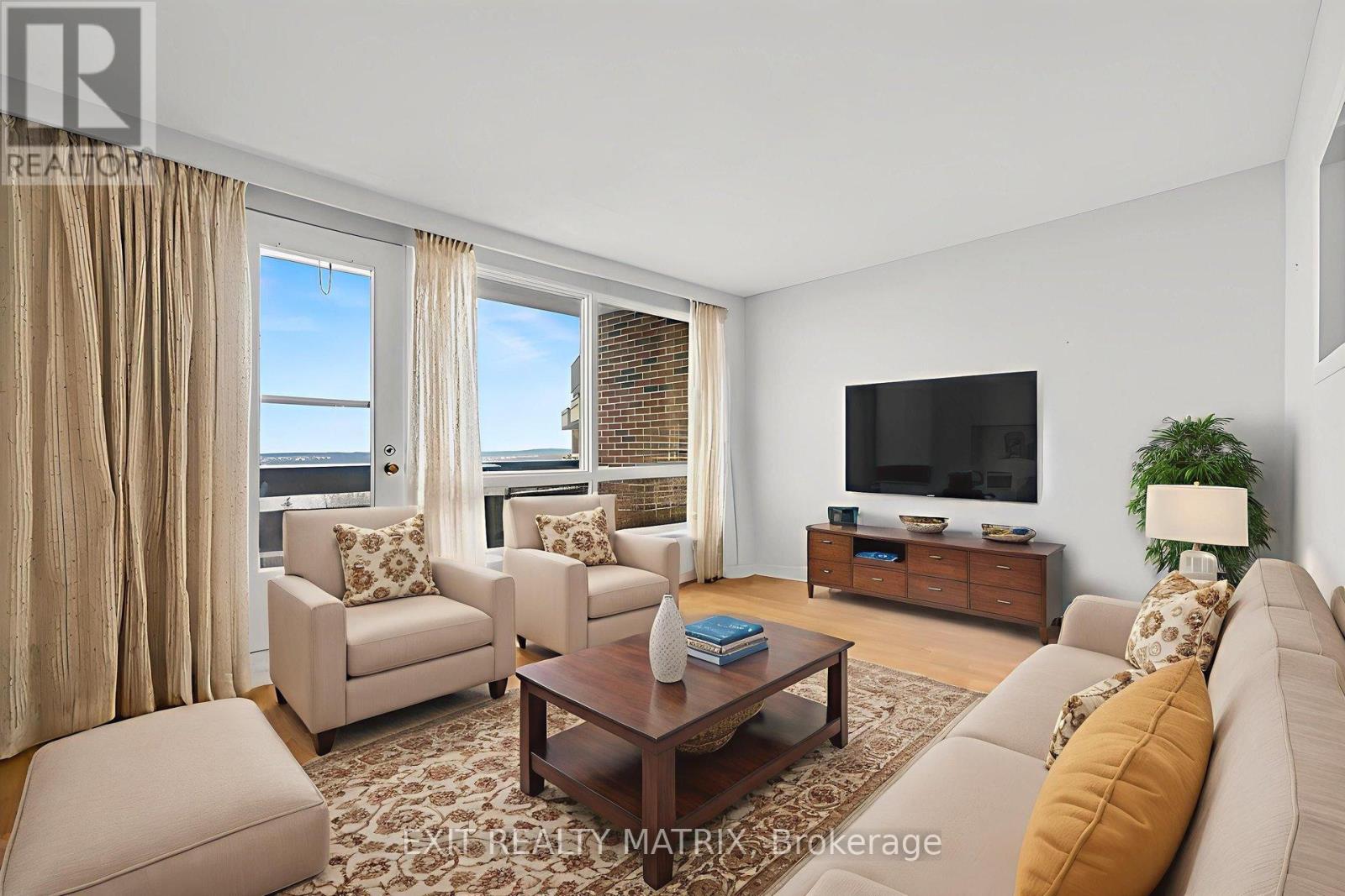 1021 - 3100 Carling Avenue