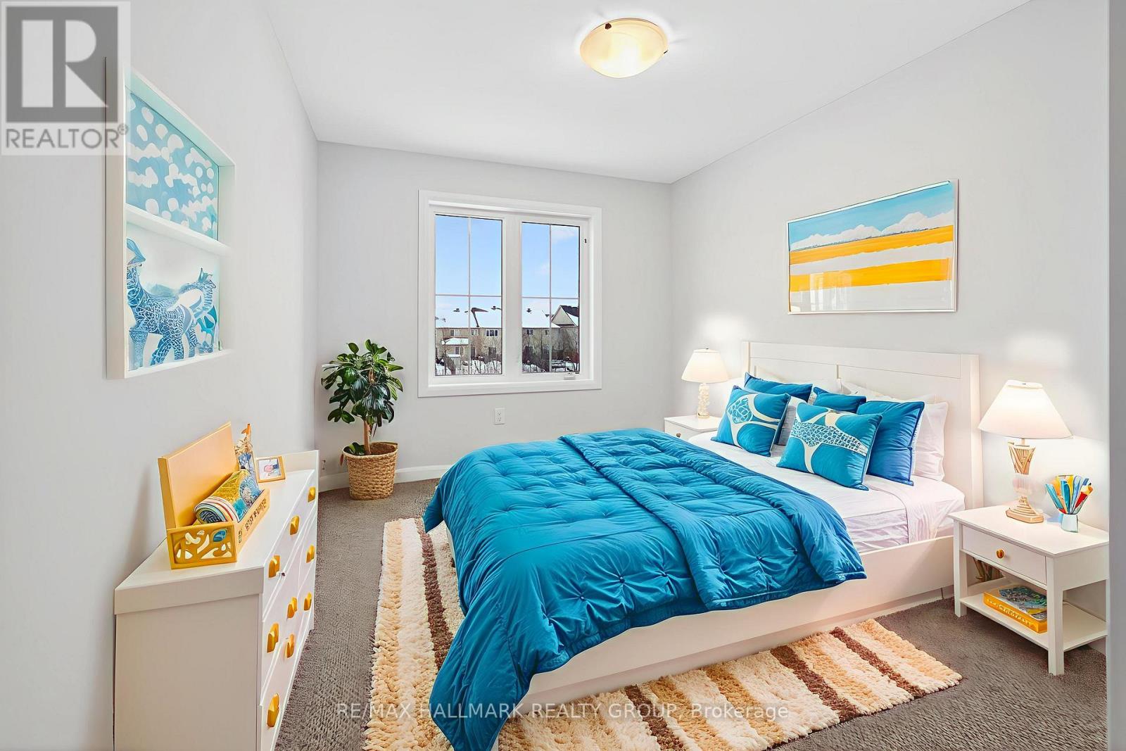 887 Eileen Vollick Crescent