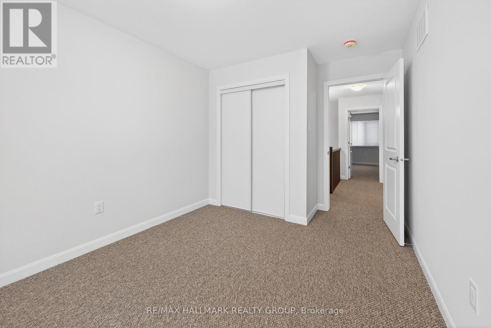 887 Eileen Vollick Crescent