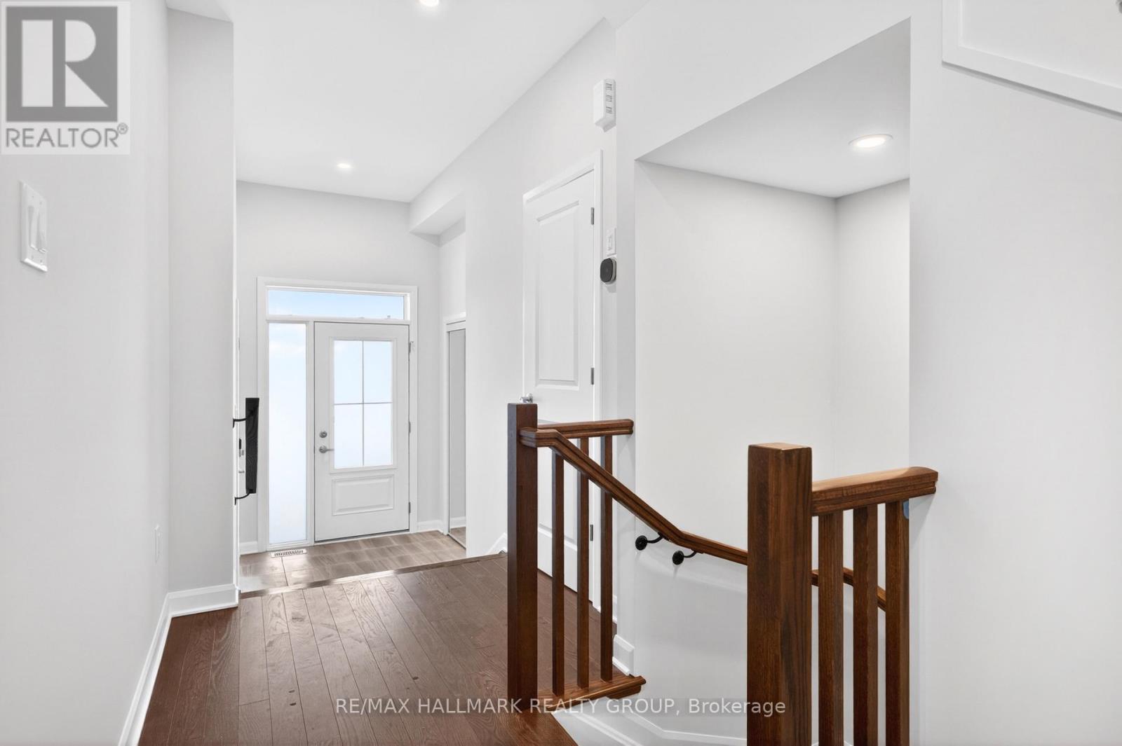 887 Eileen Vollick Crescent