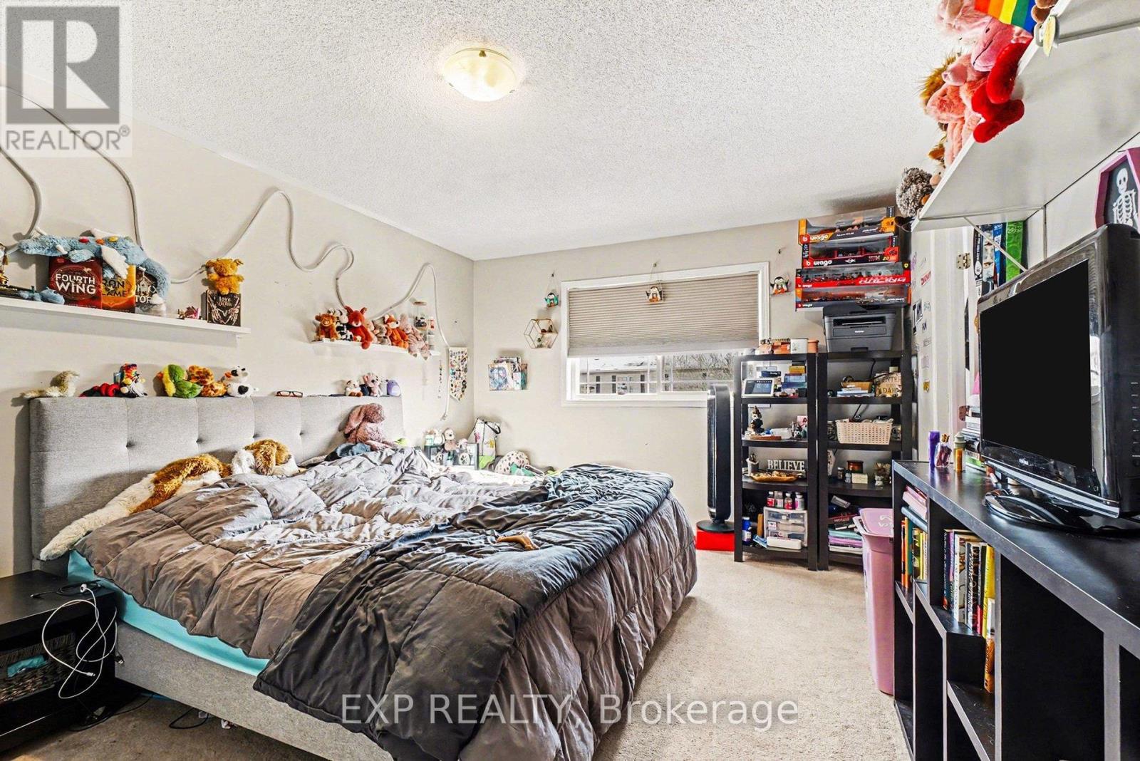 735 Regiment Avenue