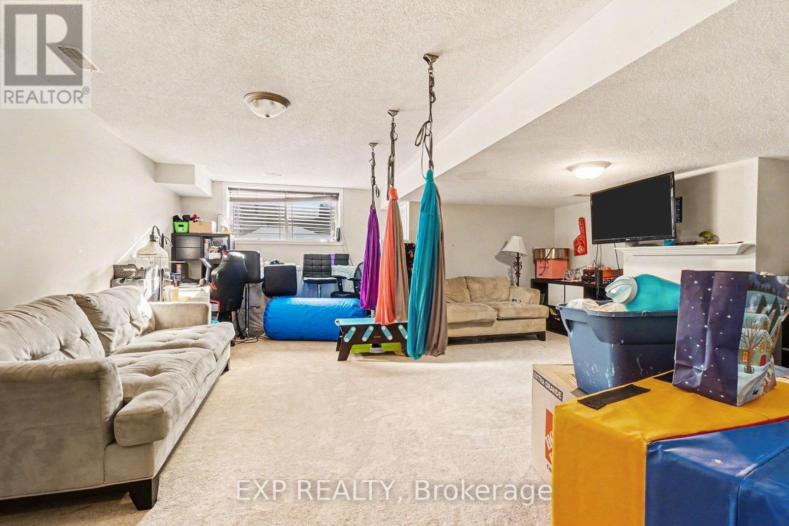 735 Regiment Avenue