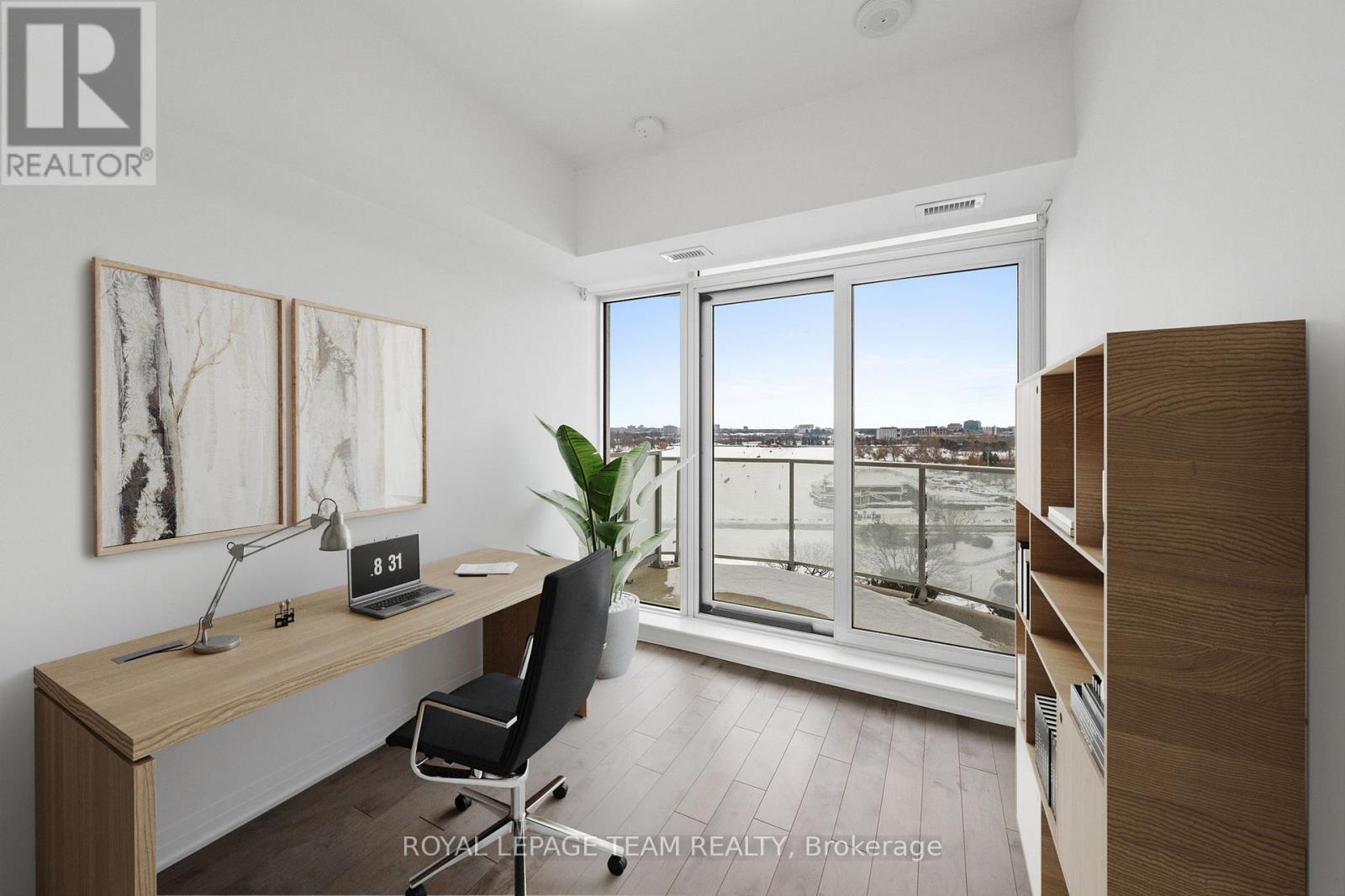 906 - 805 Carling Avenue