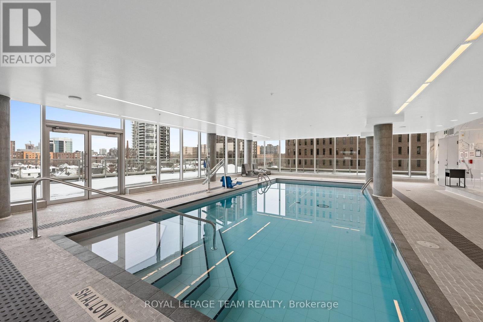 906 - 805 Carling Avenue