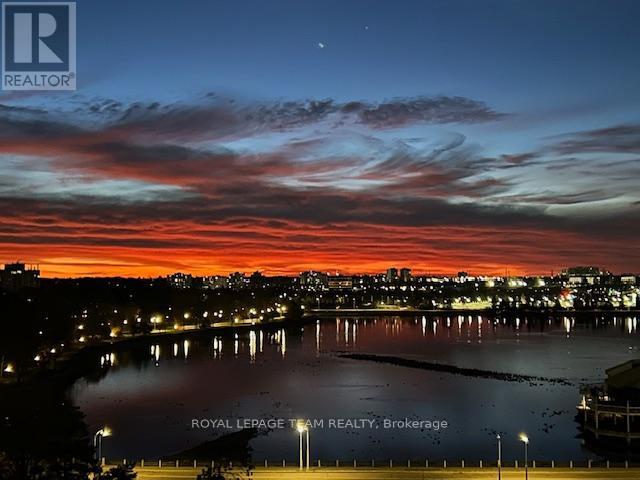 906 - 805 Carling Avenue