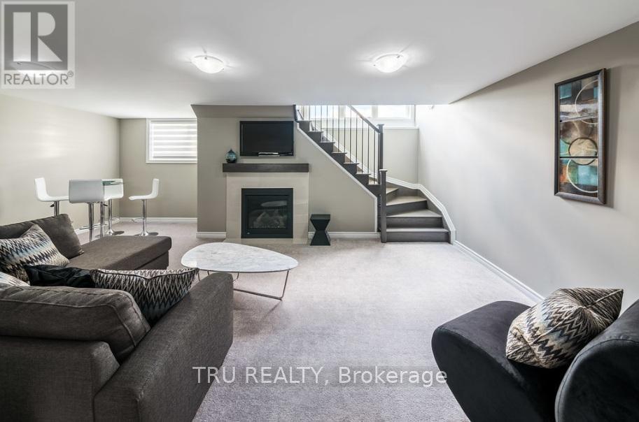 38 Billings Avenue W