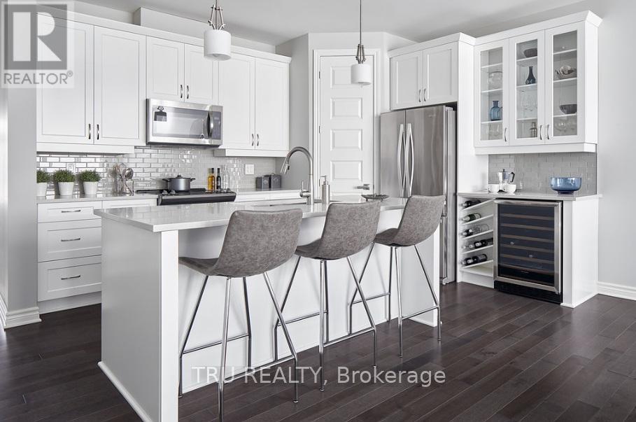 38 Billings Avenue W