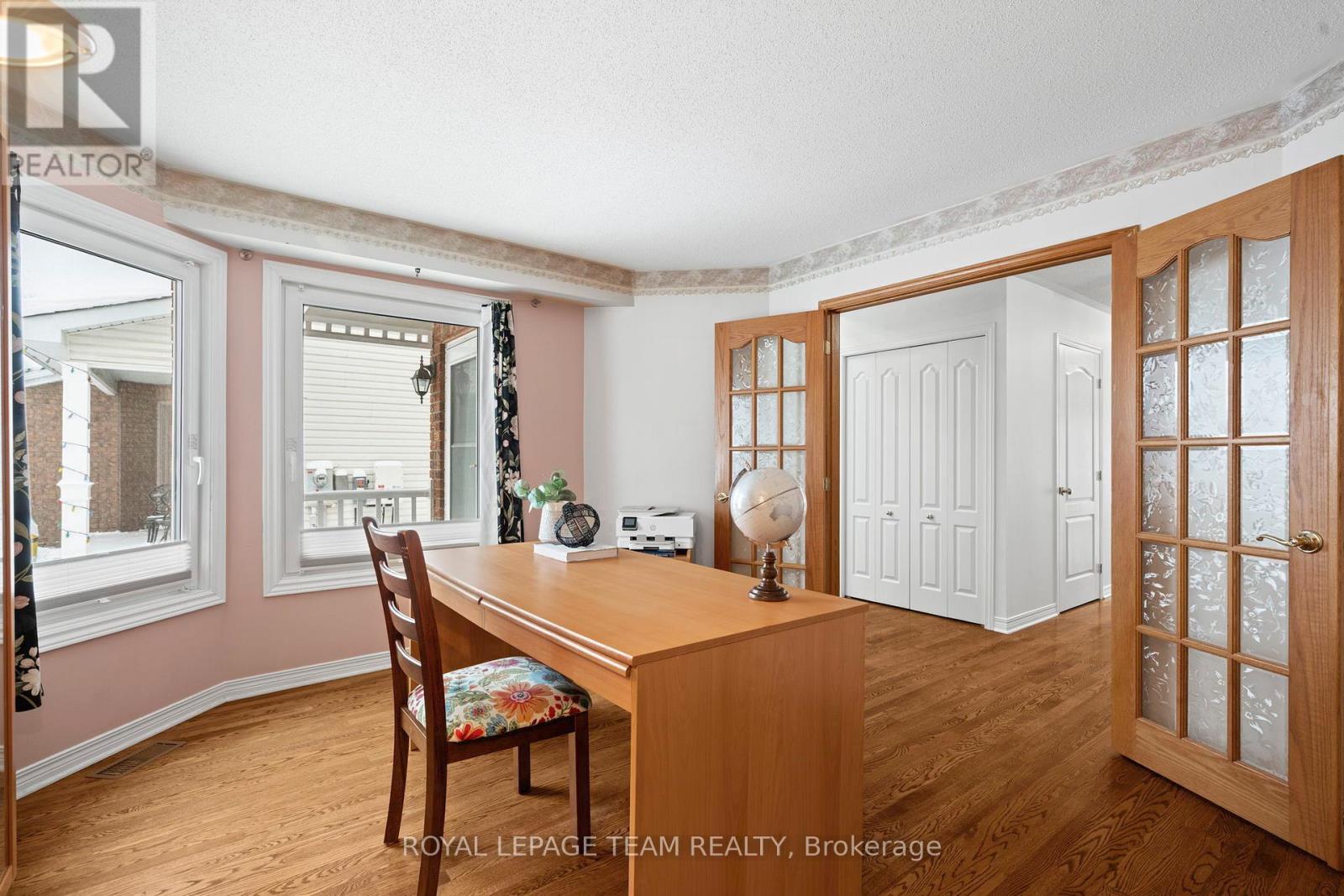 27 Avonmore Crescent