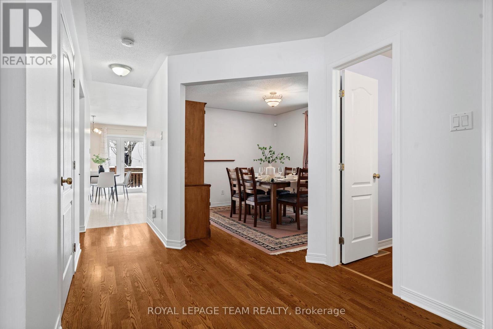 27 Avonmore Crescent