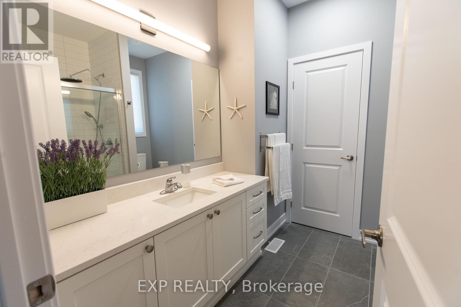 111 Frank Fisher Crescent