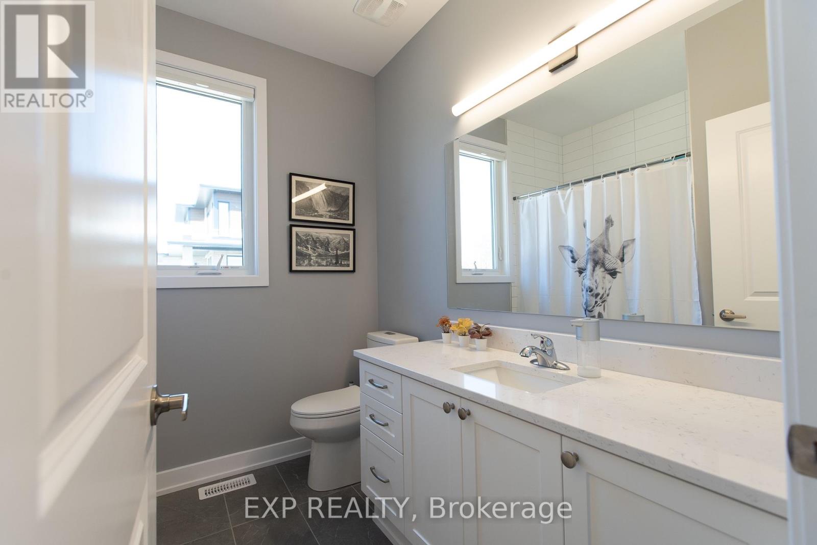 111 Frank Fisher Crescent