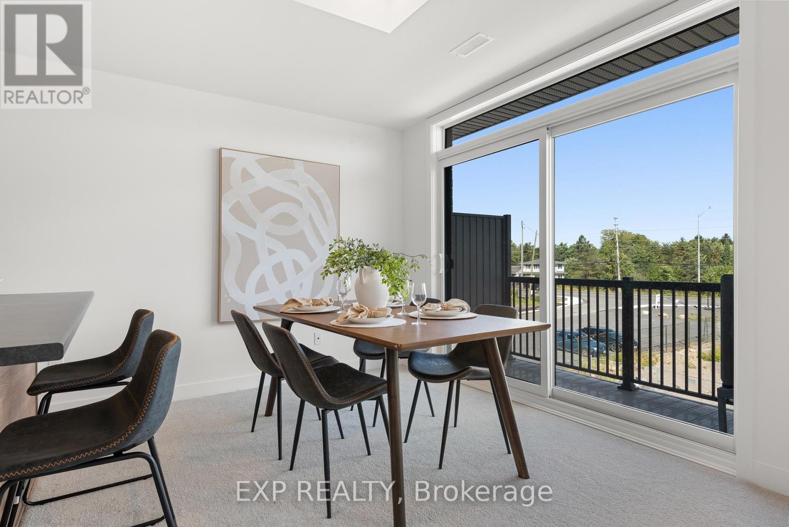 1005 Silhouette Private