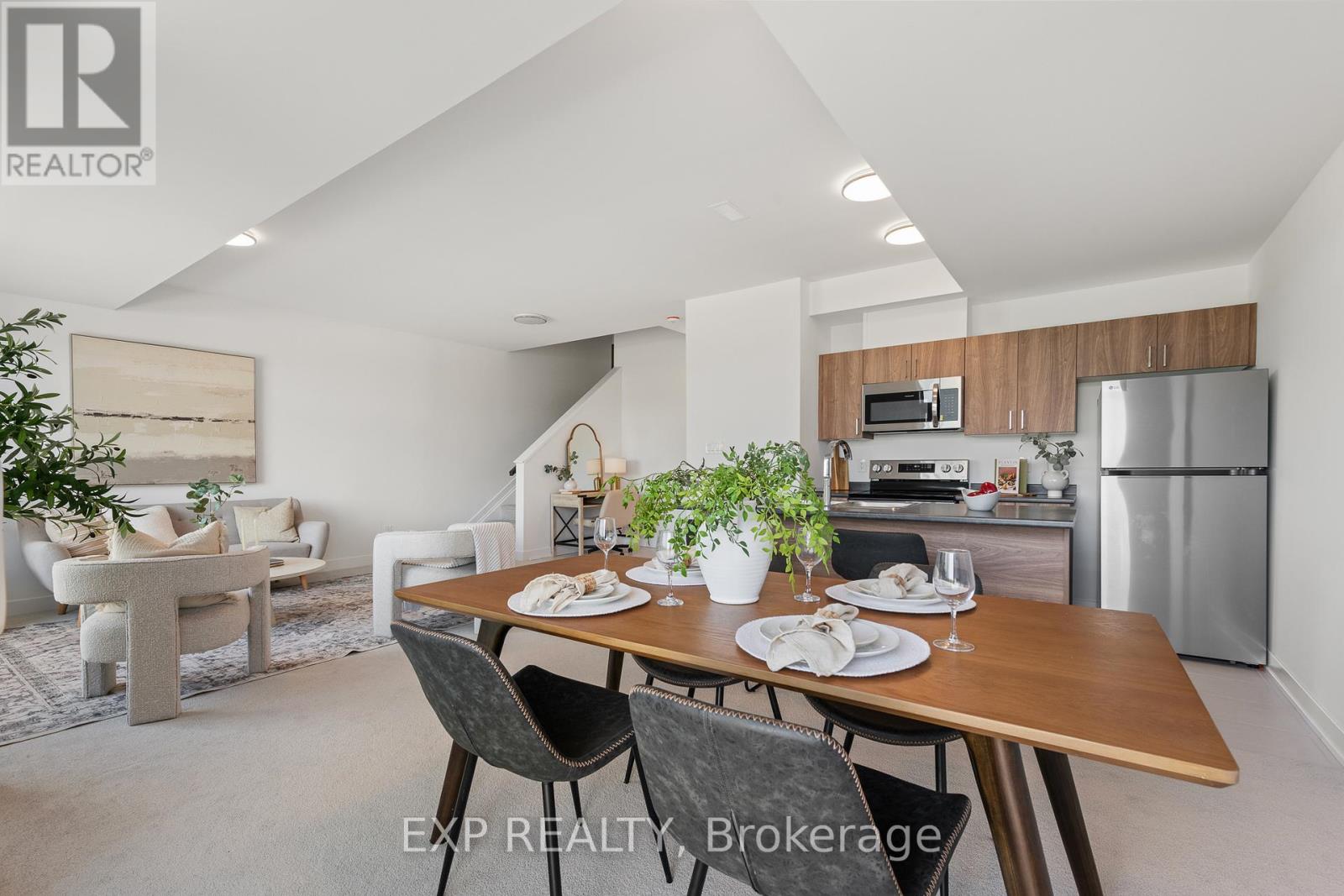 1005 Silhouette Private