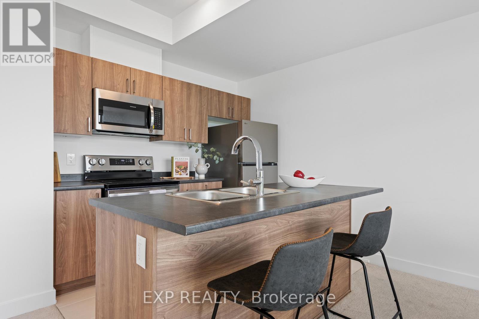 1005 Silhouette Private