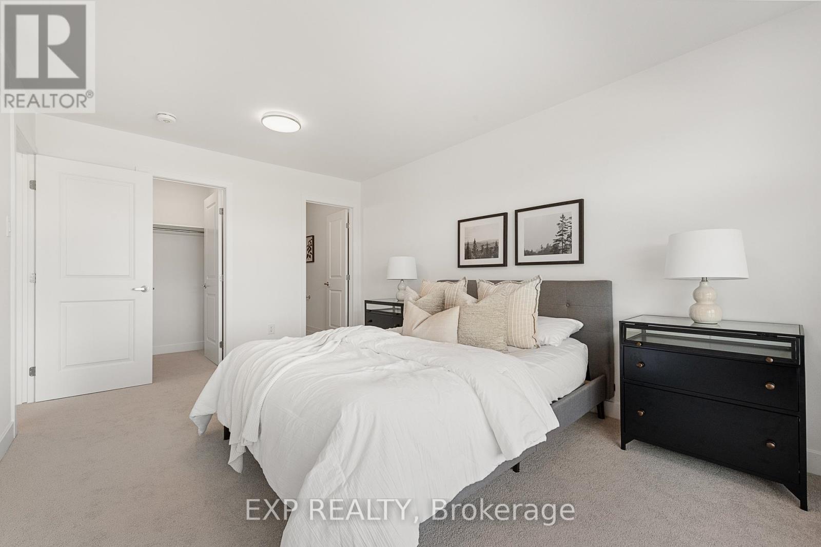 1005 Silhouette Private