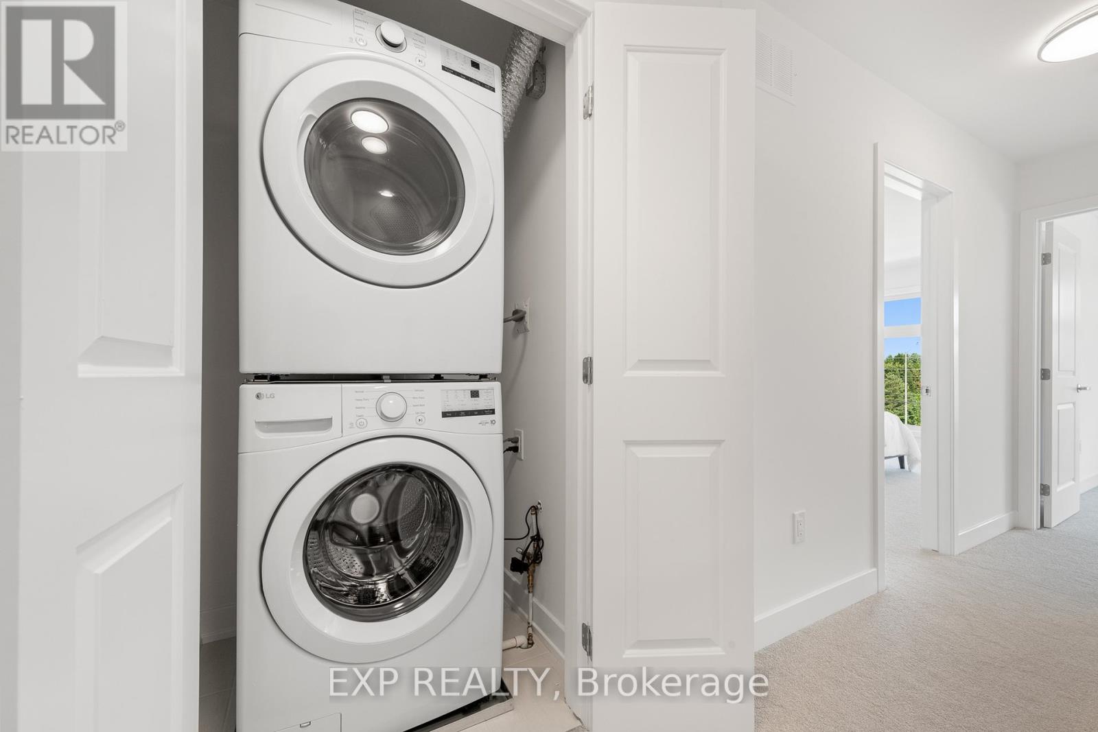 1005 Silhouette Private