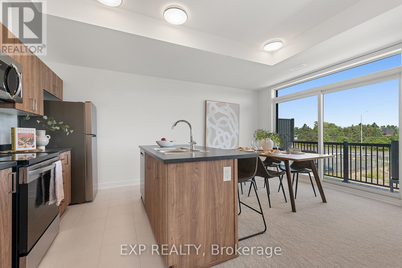 1005 Silhouette Private