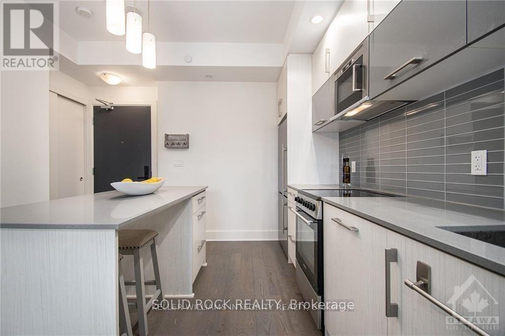 213 - 255 Bay Street