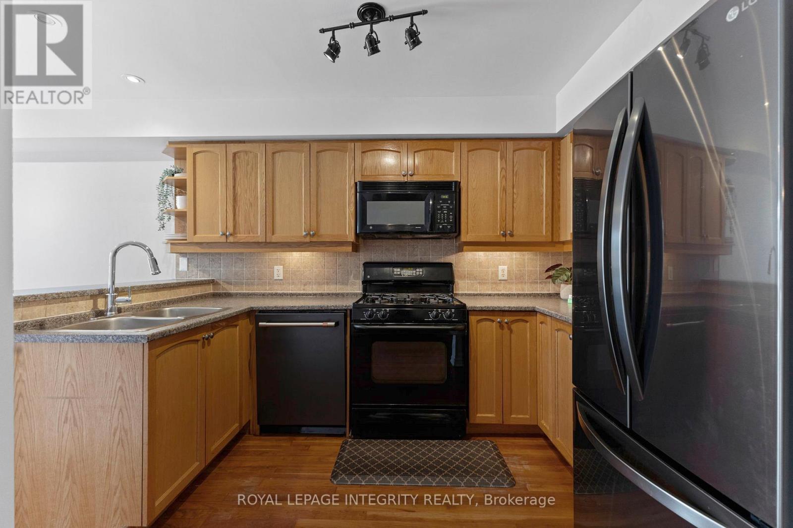 30 Goldthorpe Private