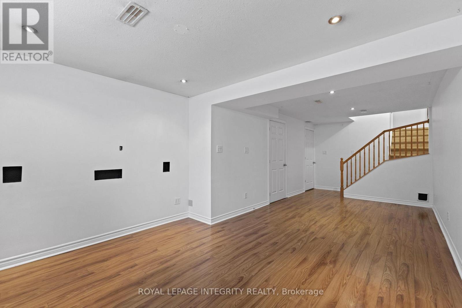 30 Goldthorpe Private