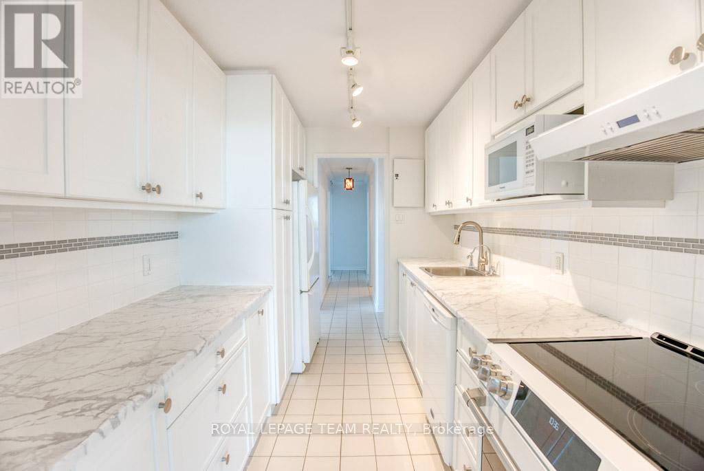 2201 - 1025 Richmond Road