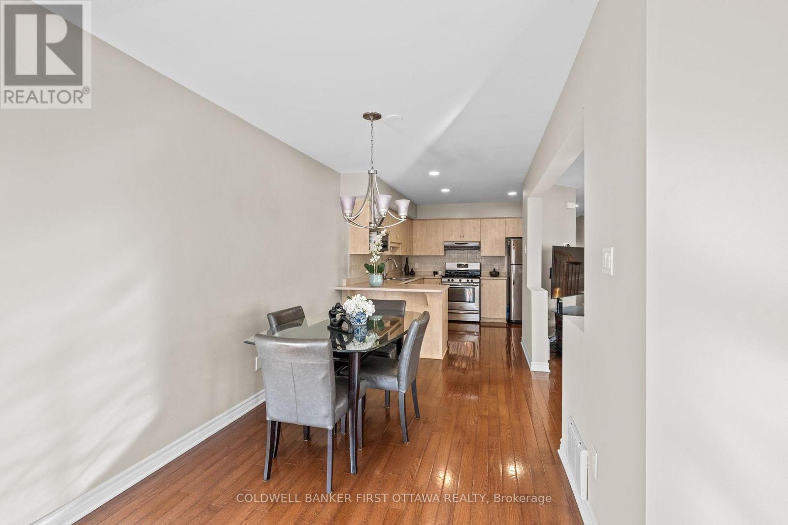 20 Fieldberry Private