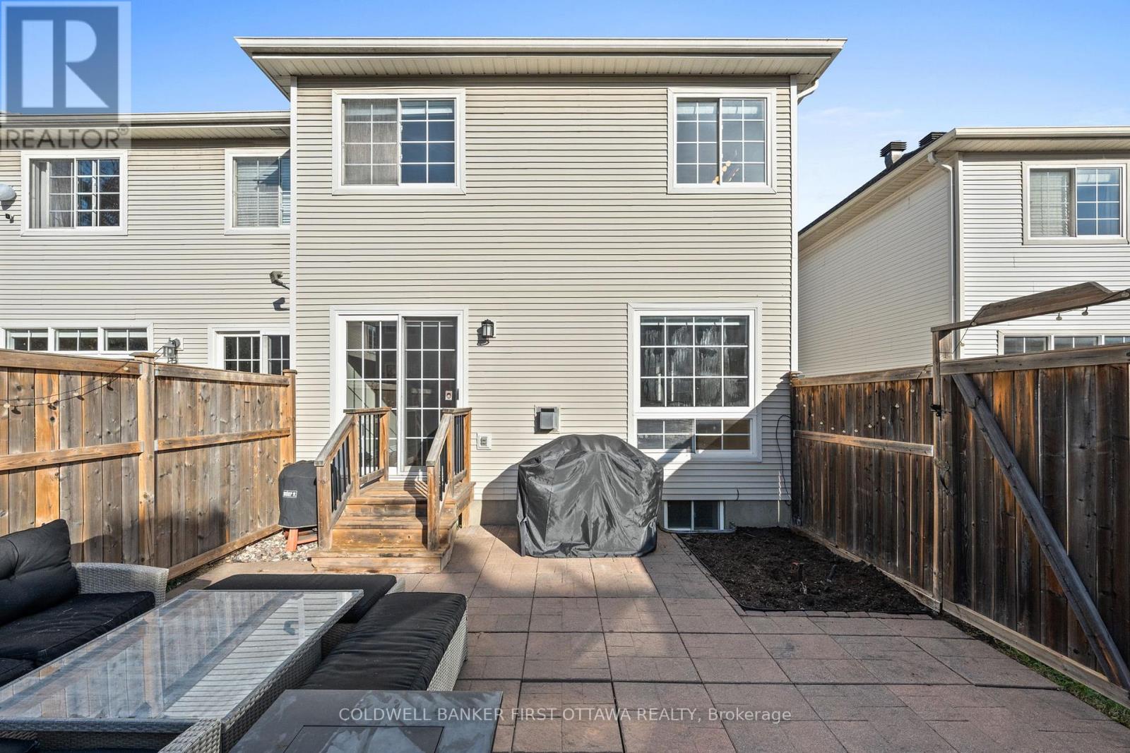 20 Fieldberry Private