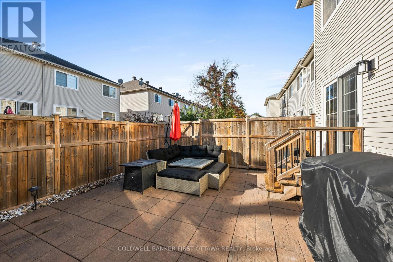 20 Fieldberry Private