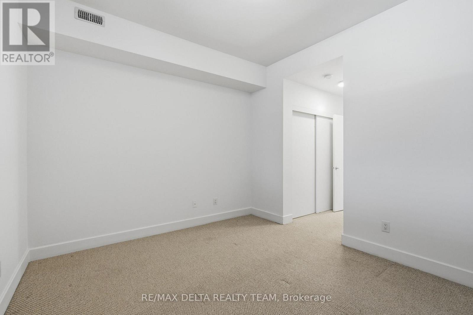 6 - 33 Bergeron Private