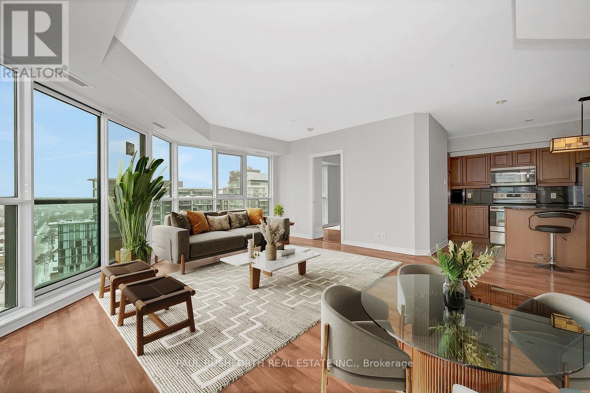 2001 - 445 Laurier Avenue W