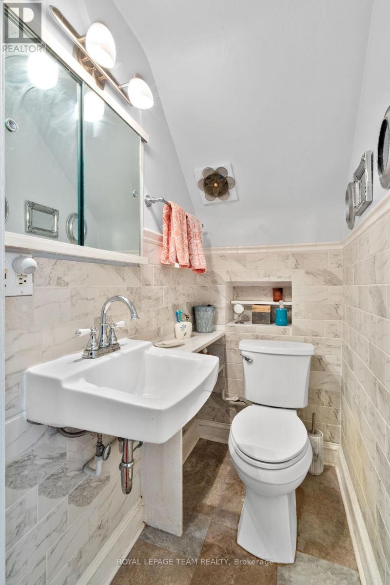 421 Greenwood Avenue