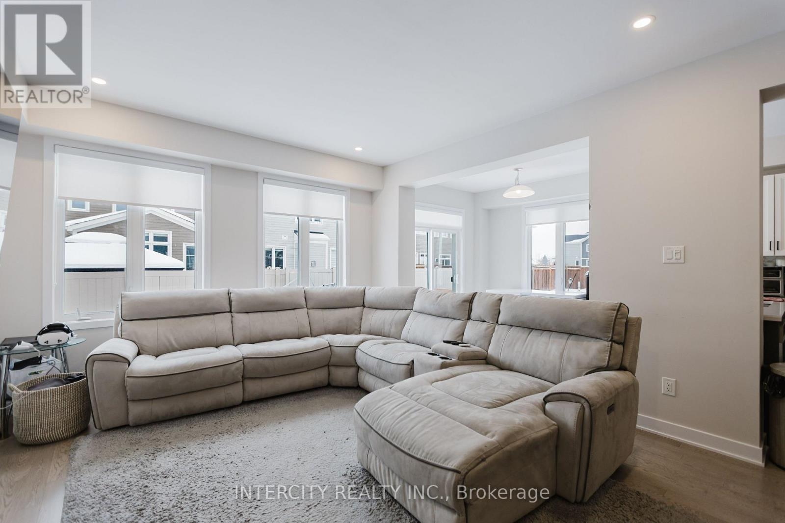 124 Hackamore Crescent