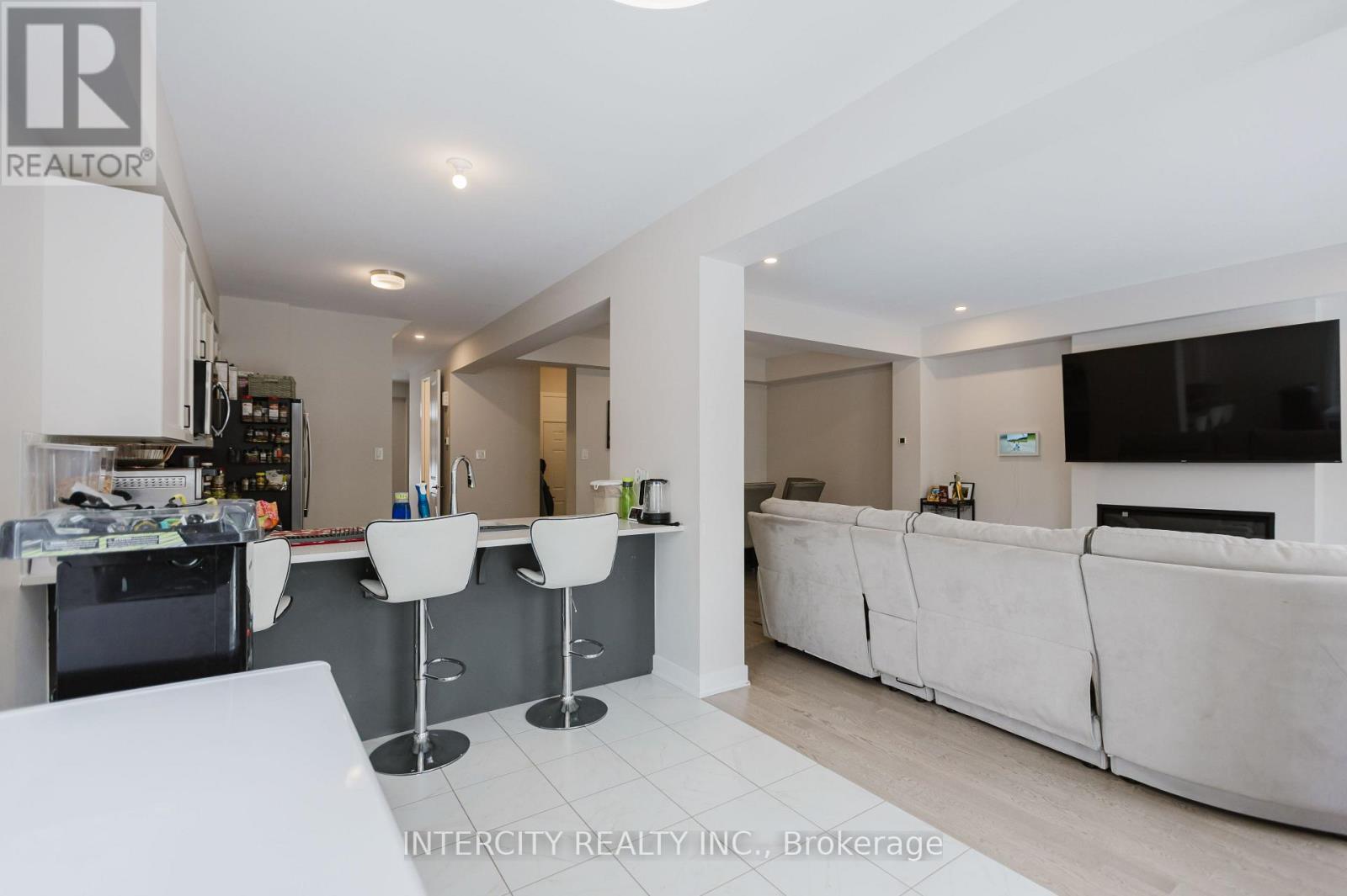 124 Hackamore Crescent