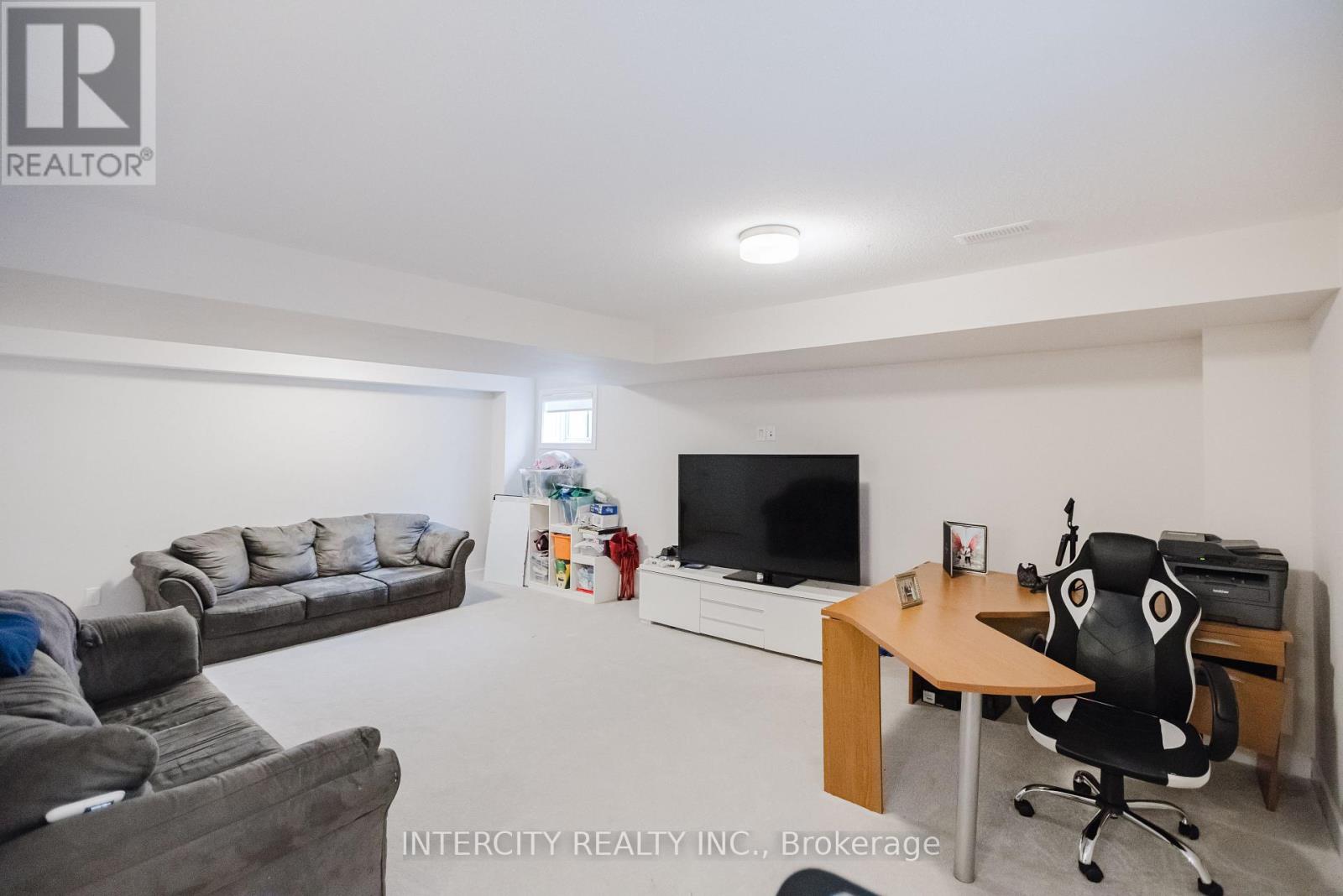 124 Hackamore Crescent