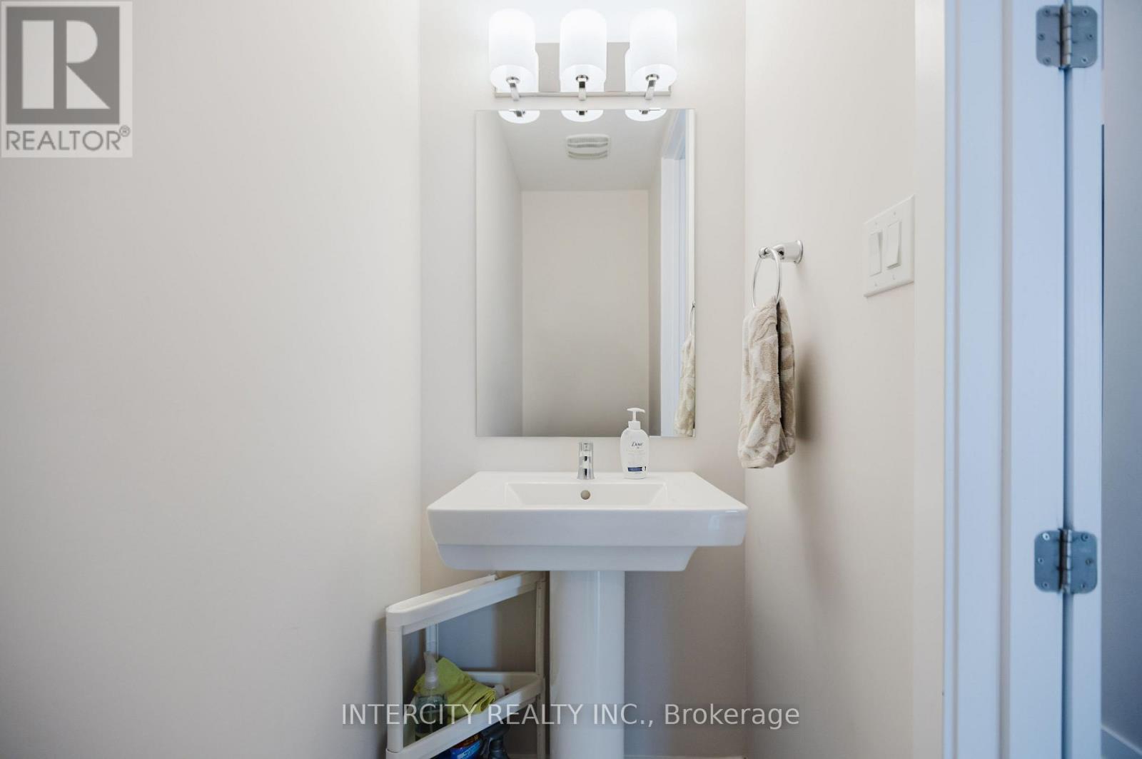 124 Hackamore Crescent