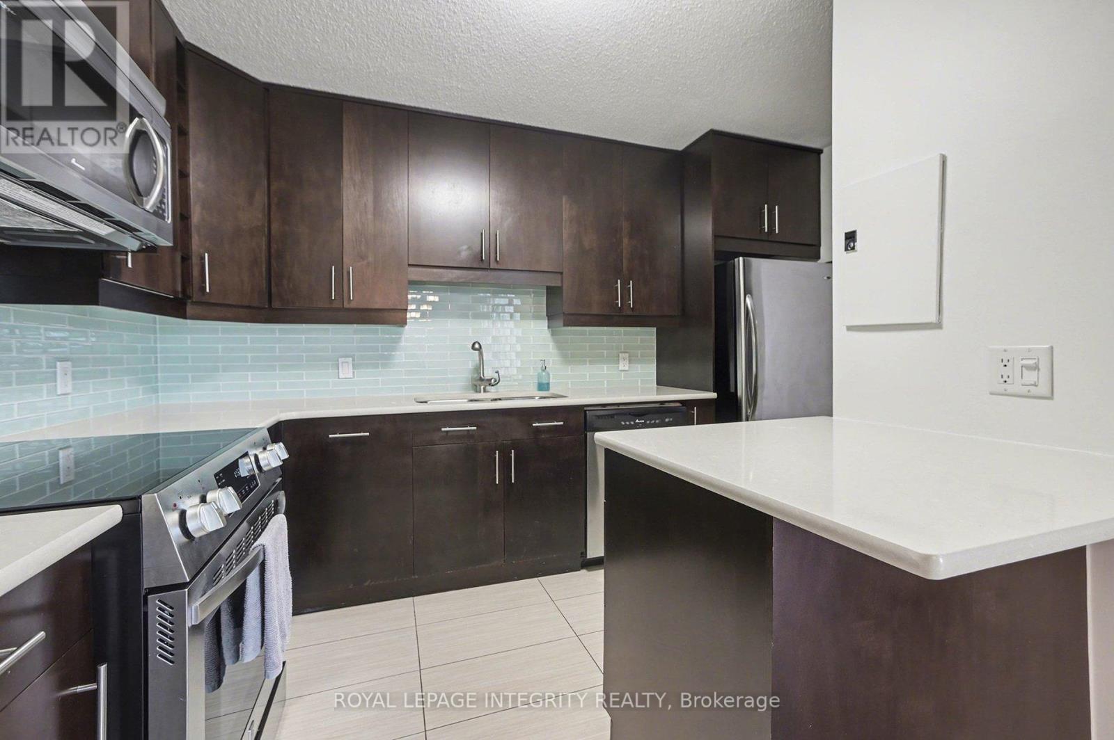 304 - 71 Somerset Street W