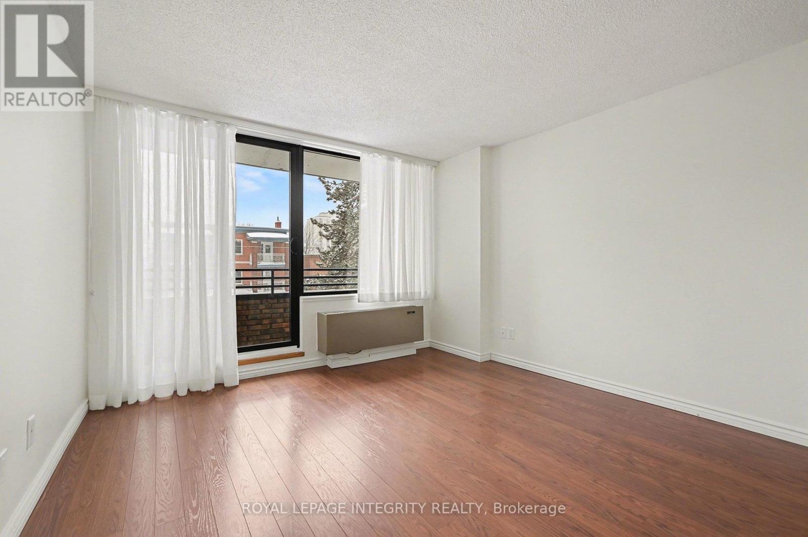 304 - 71 Somerset Street W