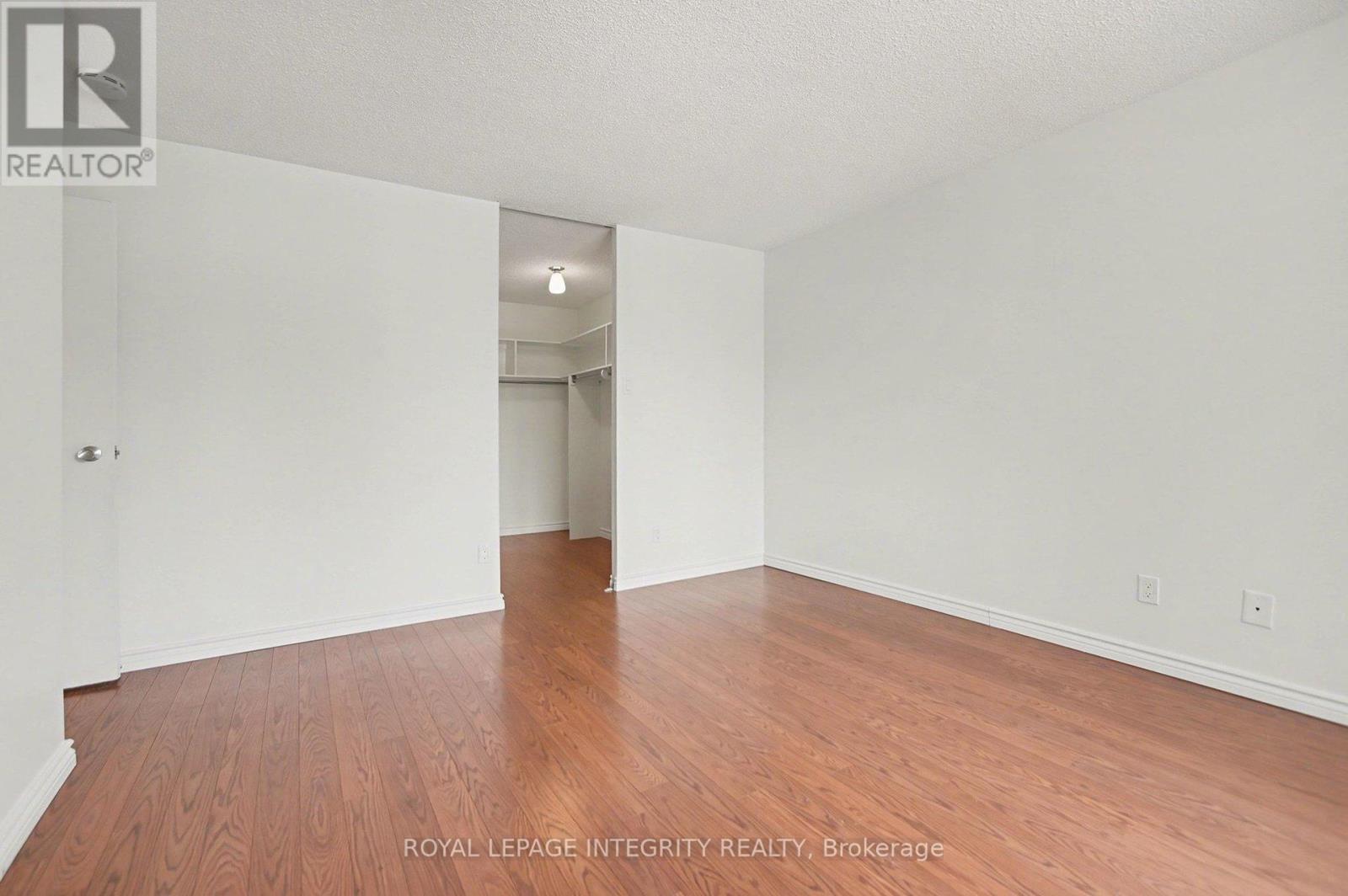 304 - 71 Somerset Street W