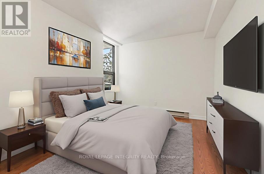 304 - 71 Somerset Street W