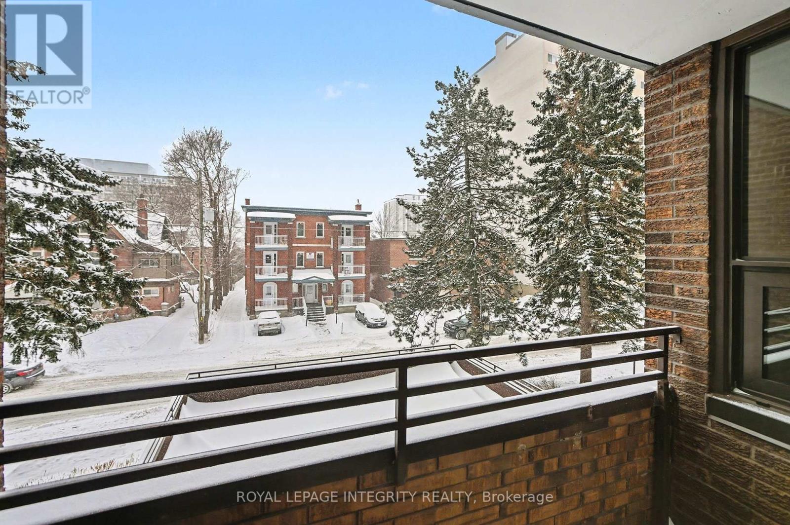 304 - 71 Somerset Street W