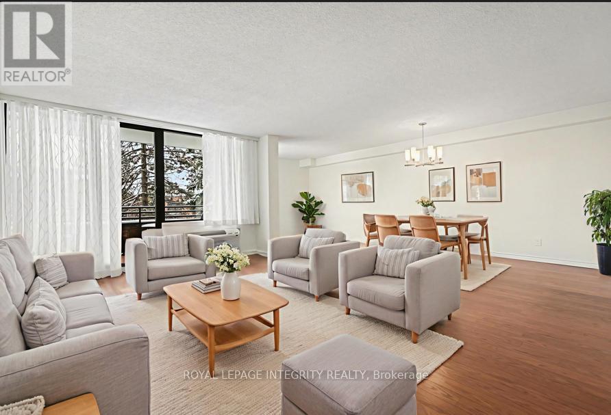 304 - 71 Somerset Street W