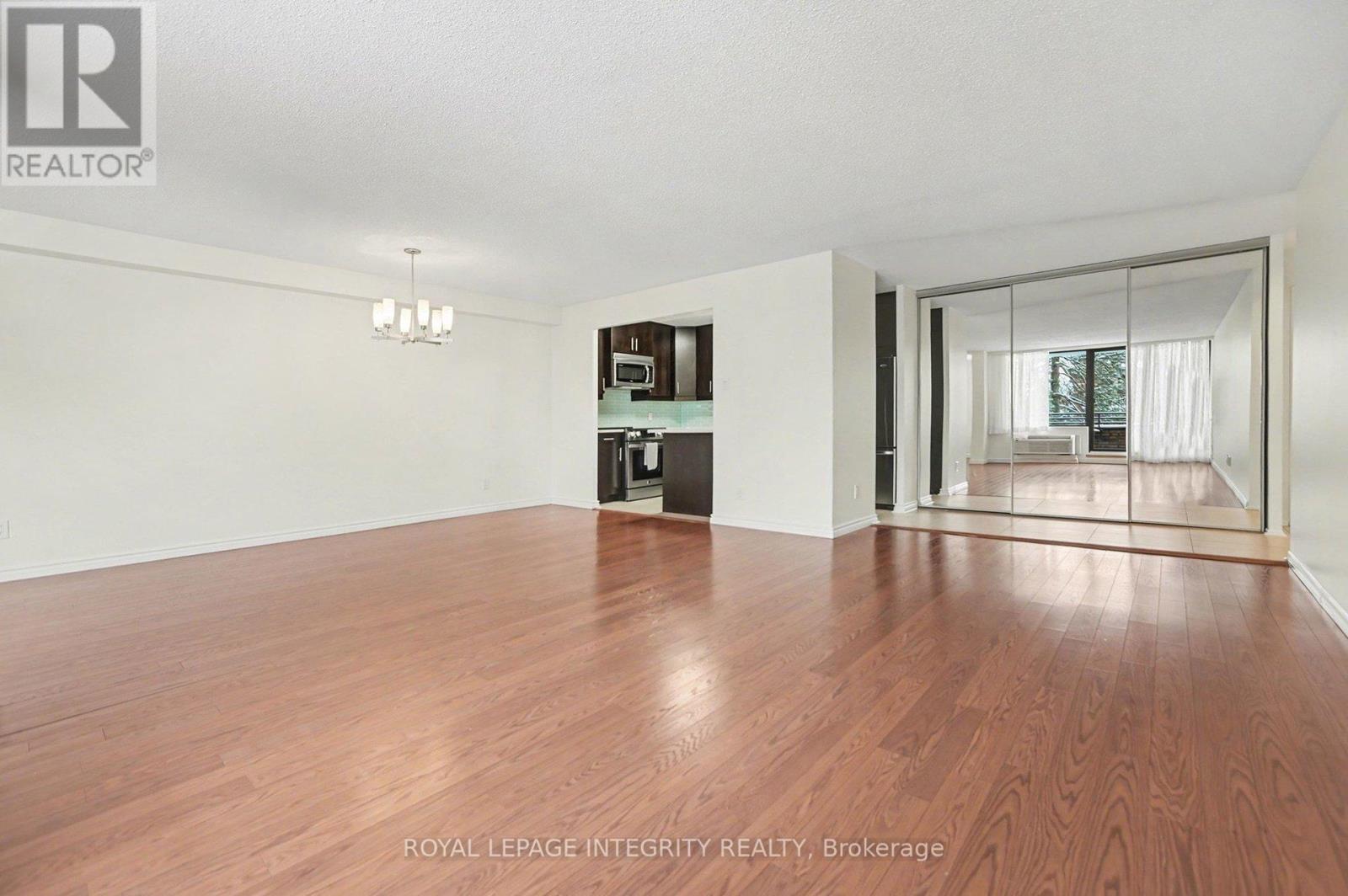 304 - 71 Somerset Street W