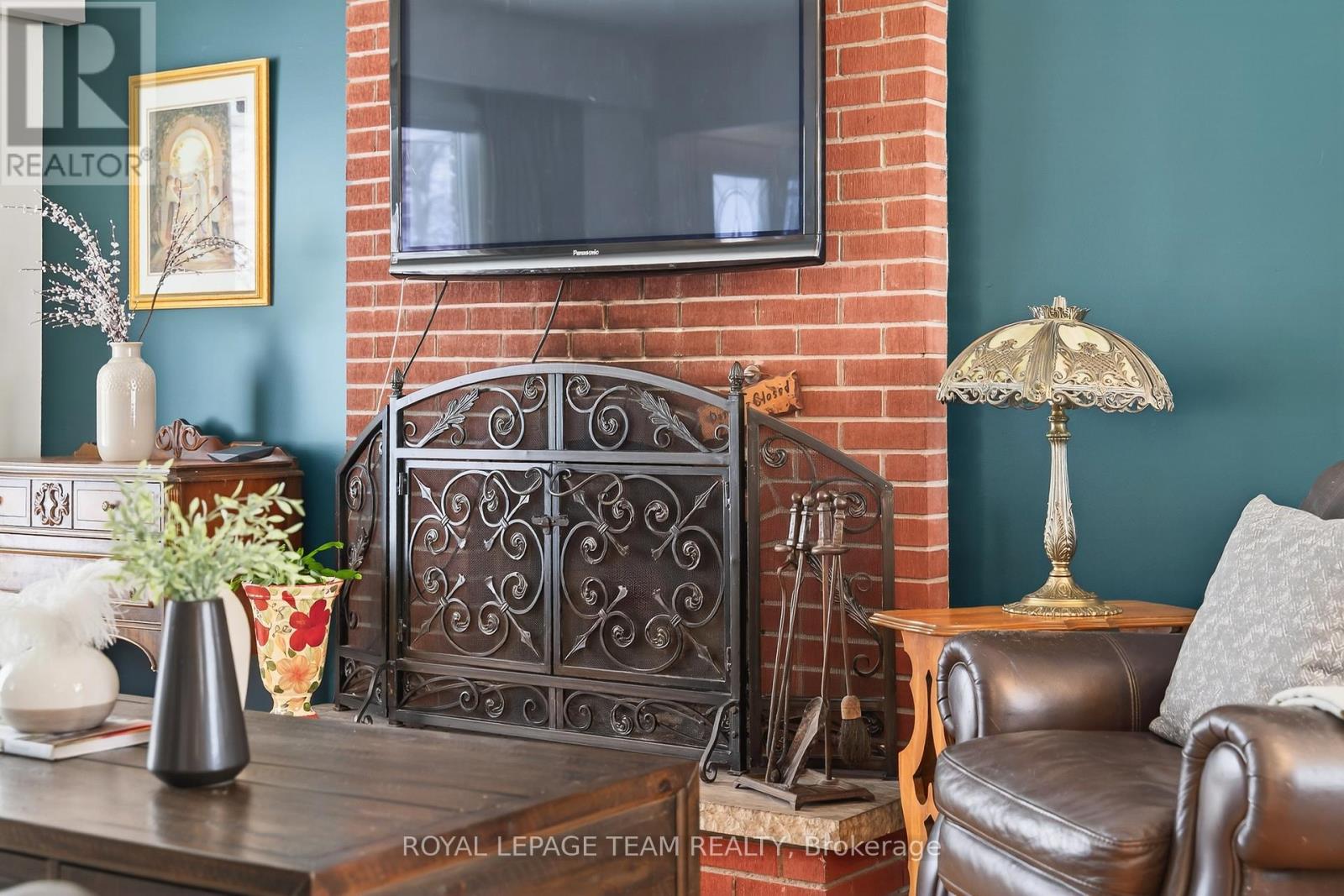 2690 Hickson Crescent