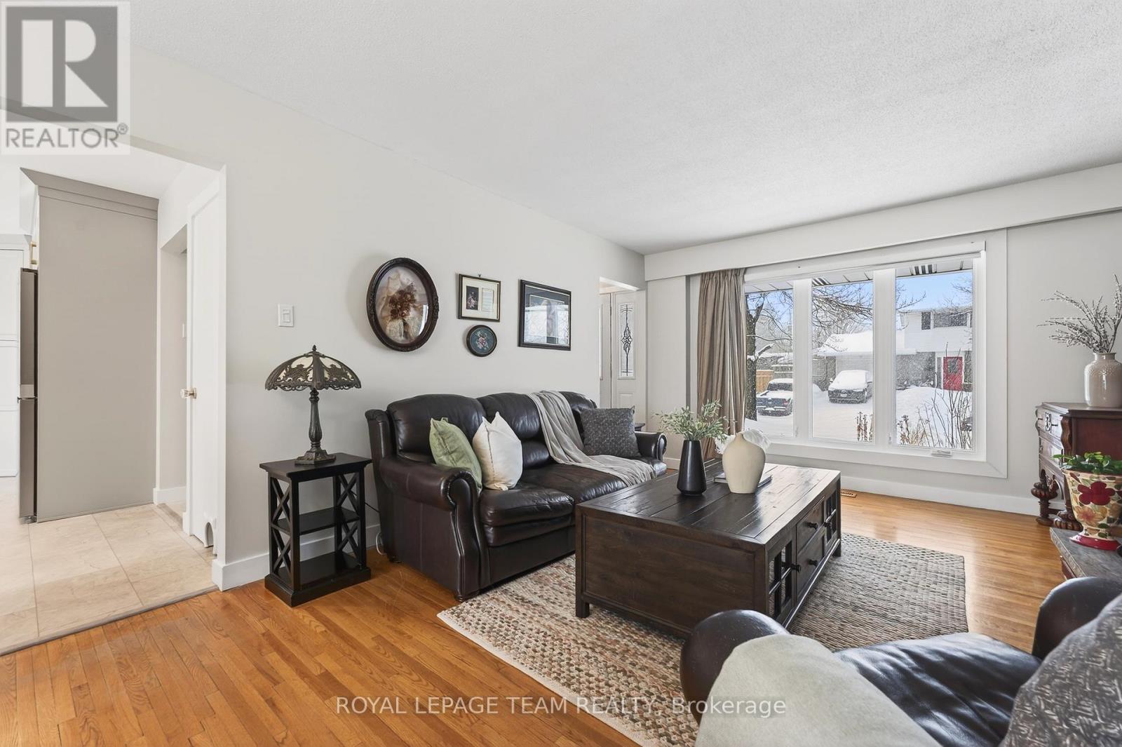 2690 Hickson Crescent