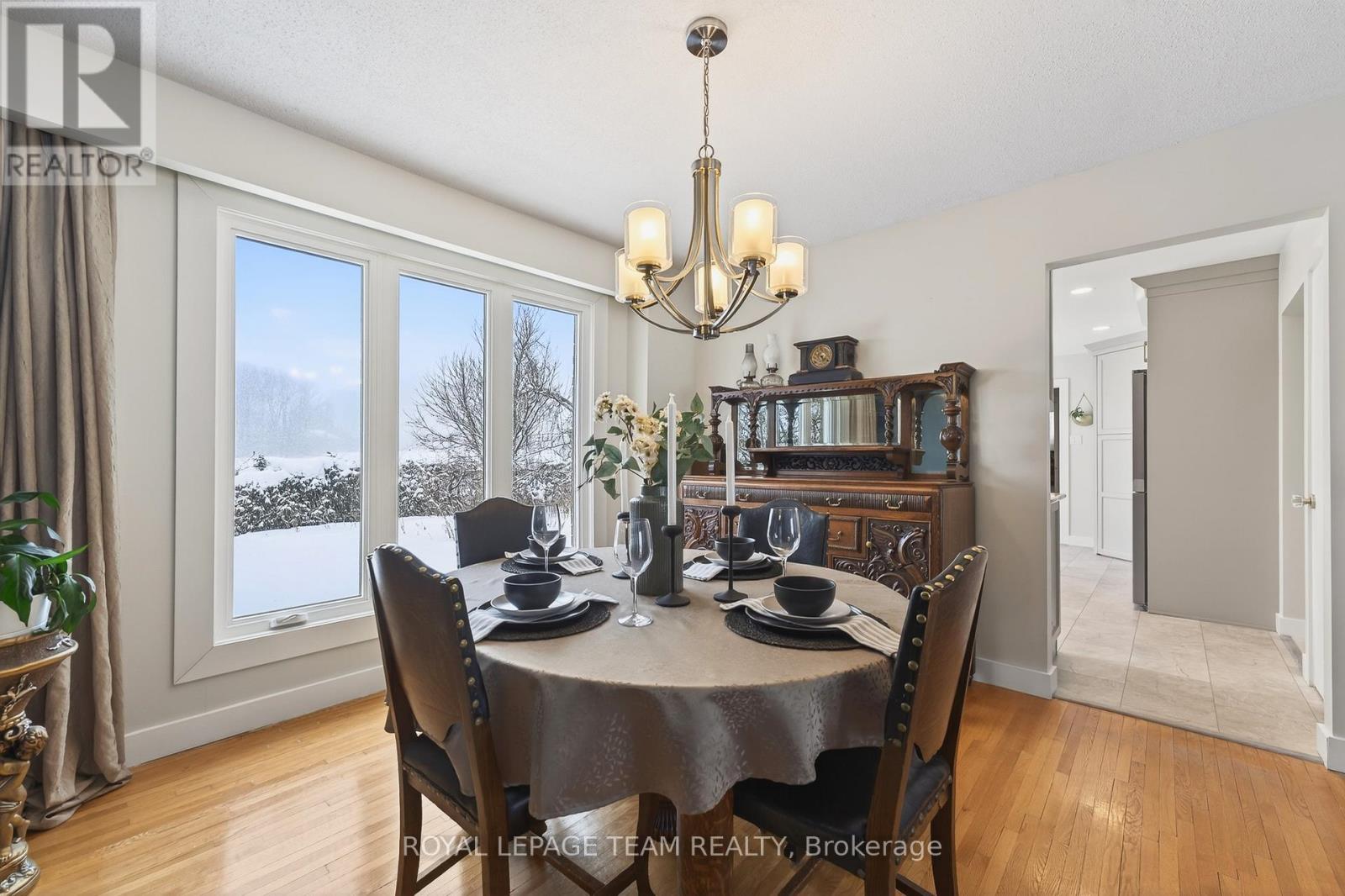 2690 Hickson Crescent