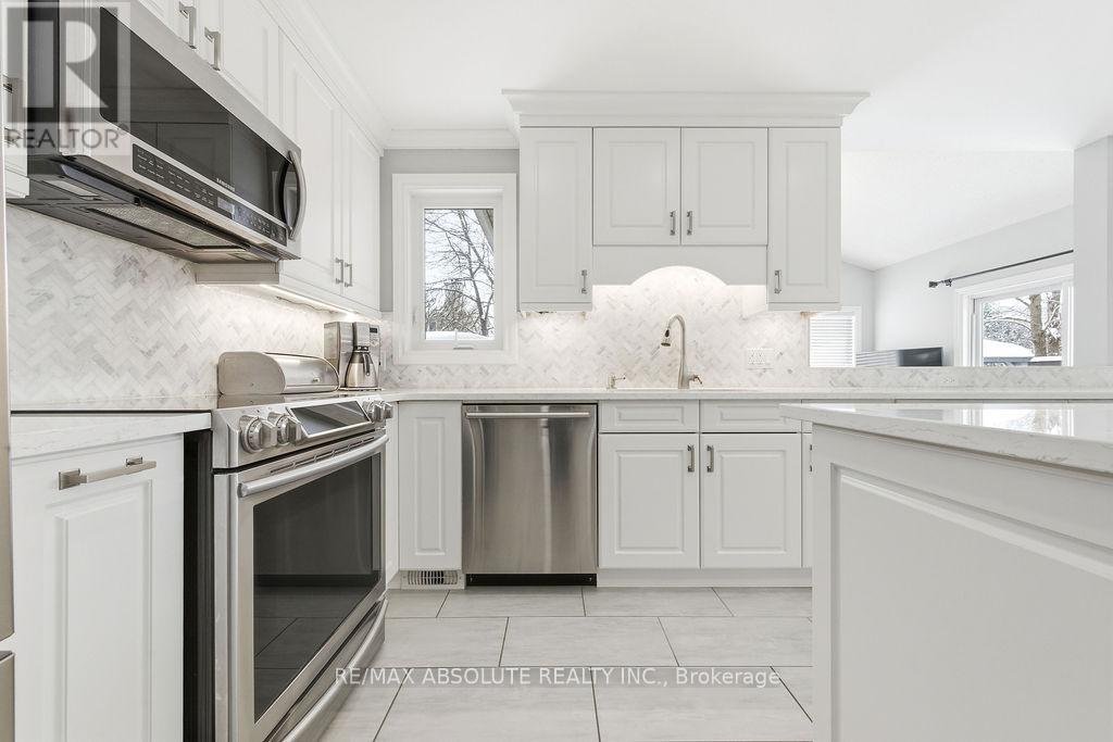 6145 Lariviere Crescent