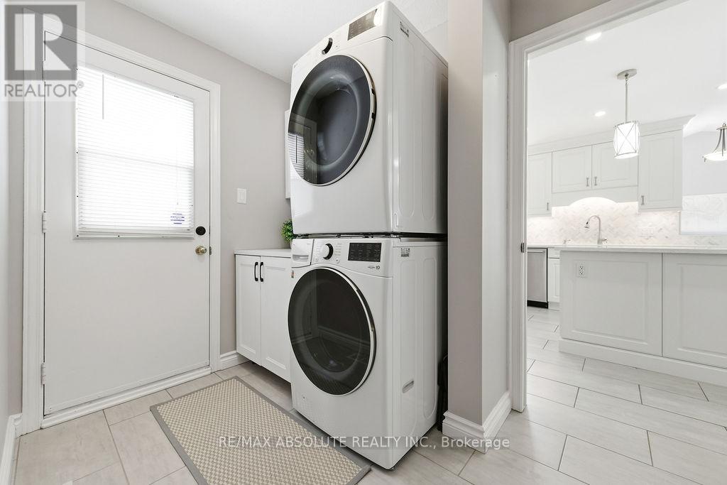 6145 Lariviere Crescent