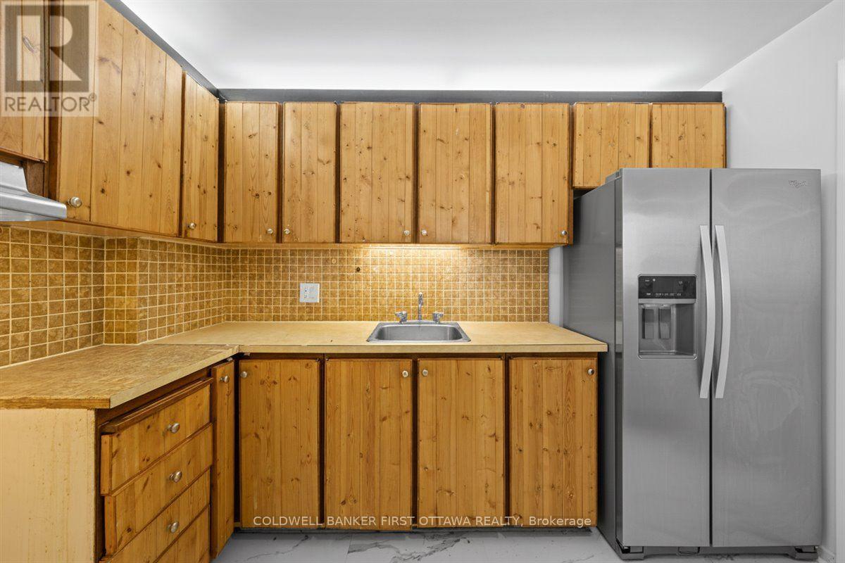 808 - 1171 Ambleside Drive