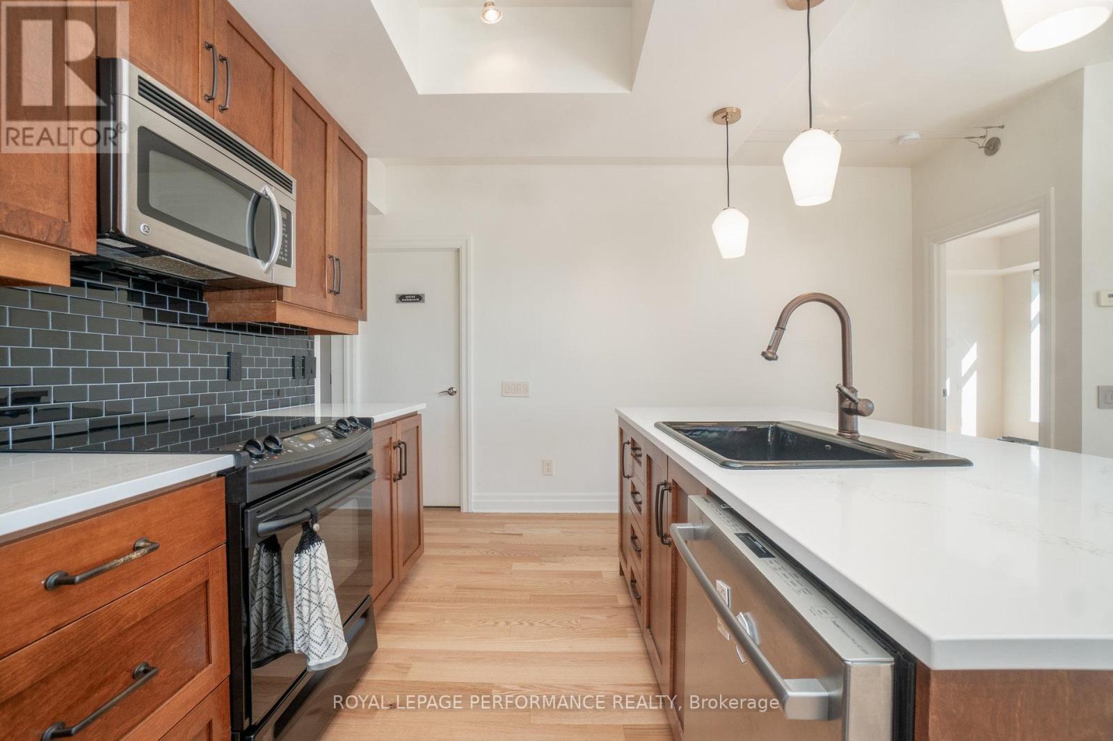 703 - 245 Kent Street